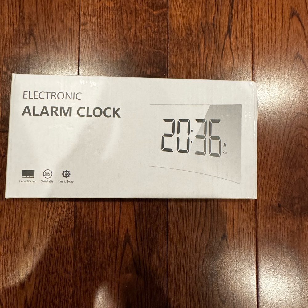 Electronic Alarm Clock in black